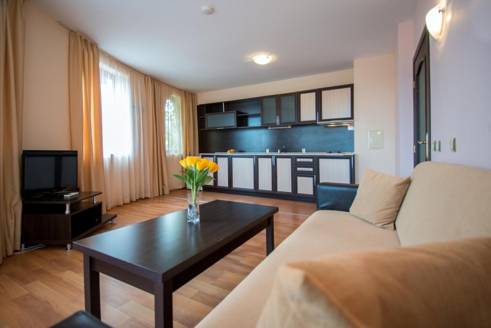 South Beach Hotel - New Management And Free Beach Access Tsarevo Esterno foto