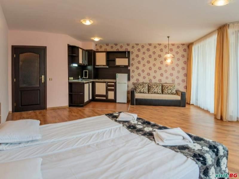 South Beach Hotel - New Management And Free Beach Access Tsarevo Esterno foto