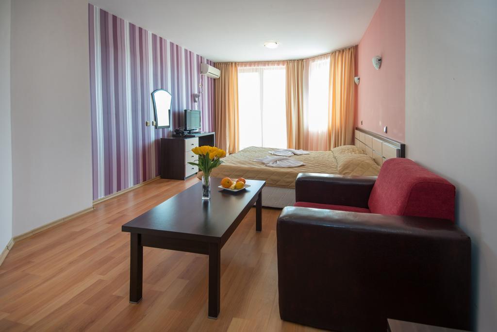 South Beach Hotel - New Management And Free Beach Access Tsarevo Esterno foto
